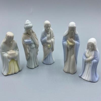 Porcelain Nativity Figures Three Wise Men, Mary & Joseph No Baby Jesus YD#012-1120-00075