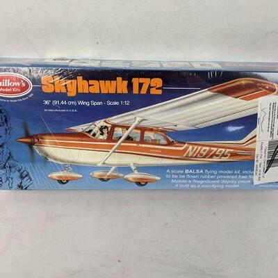 Guillow's Cessna Skyhawk Model Kit - New