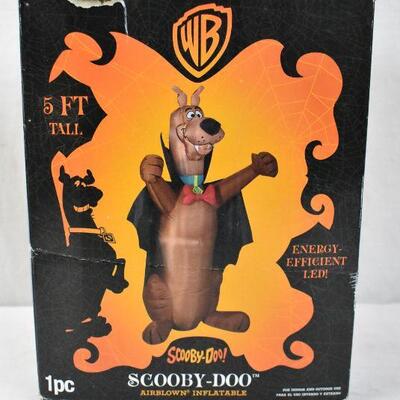 WB Scooby-Doo 5' Airblown Inflatable Halloween Decor. Needs new fan. Lights work