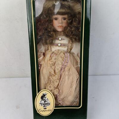 Geppeddo Porcelain Doll #16C986 - Near New, Open Box