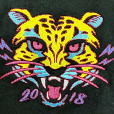 Snapchat Logo King by Snap 2018 Embroidered Tiger Black Sweatshirt Size L - New