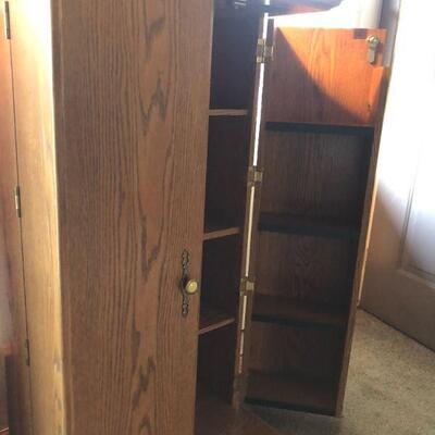 CD/DV Holder Oak Finish