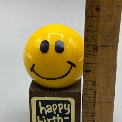 Retro Yellow Smiley Face Happy Birthday Paperweight YD#011-1120-00057