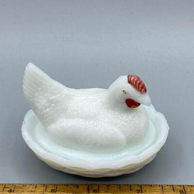 Mini White Milk Glass Chicken in a Basket Dish YD#017-1120-00020