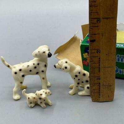 Vintage Plastic Dalmatians Miniature Figurines w/ Box YD#011-1120-00027