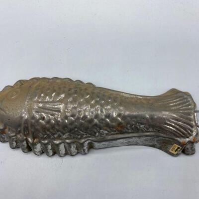 Vintage Fish Shaped Tin Mold YD#011-1120-00235