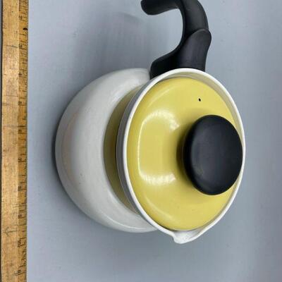 Retro Corning Ware Pale Yellow & White 8 Cup Tea Kettle YD#011-1120-00236