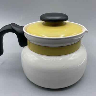 Retro Corning Ware Pale Yellow & White 8 Cup Tea Kettle YD#011-1120-00236