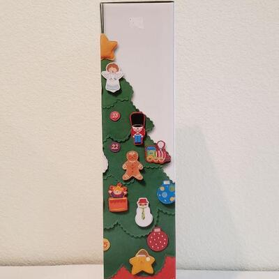 Lot 5: New Hallmark Countdown To Christmas Tree