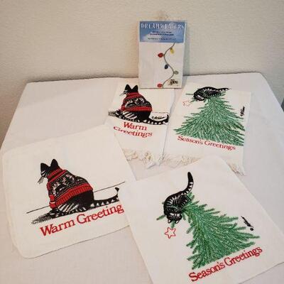 Lot 8: Mixed Christmas Linens (Pillowcases, Handtowels, Washcloths)