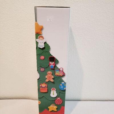 Lot 16: New Hallmark Countdown to Christmas Tree