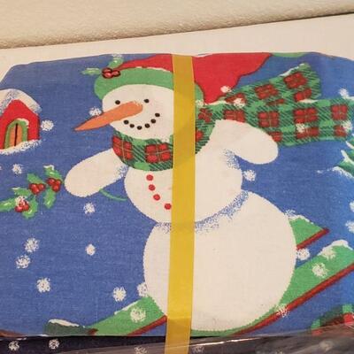 Lot 17: Never Been Used Vintage Christmas Flannel Sheets
