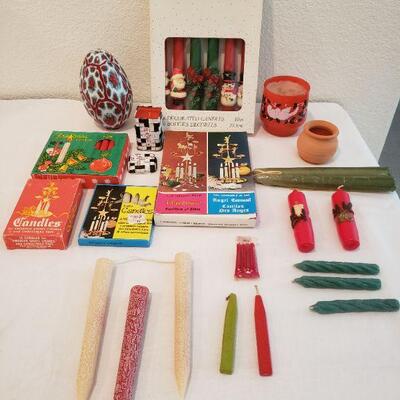 Lot 20: Christmas Vintage Candle lot