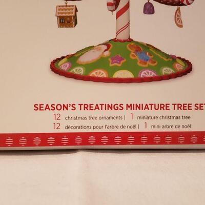 Lot 22: New in Box Hallmark Season's Treating Miniature Tree Sat