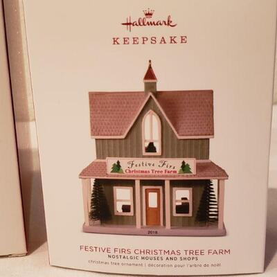 Lot 23: New in Package (4) Hallmark Ornaments lot