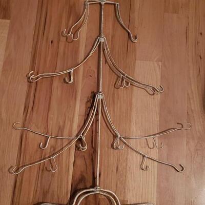 Lot 25: Metal Ornament Tree