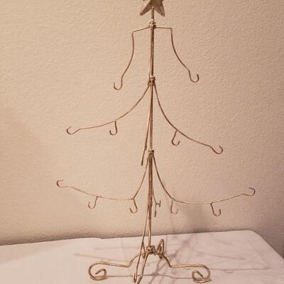 Lot 25: Metal Ornament Tree