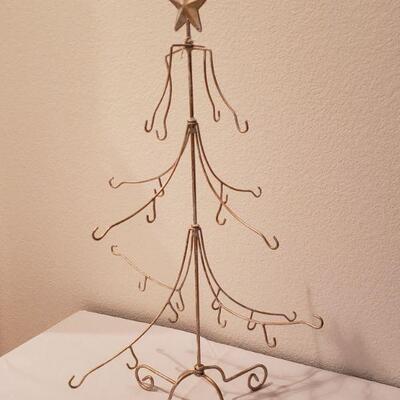 Lot 25: Metal Ornament Tree