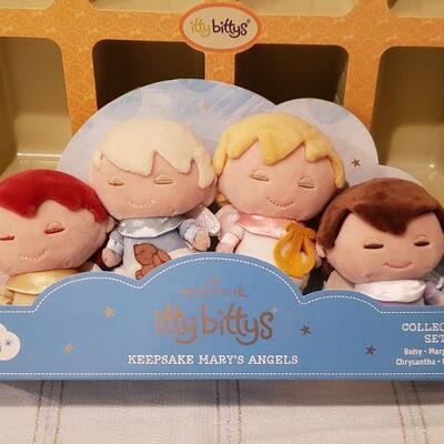 Lot 33: New Hallmark Itty Bittys "Mary's Angels" and a Storage Tray