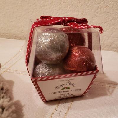 Lot 40: New Mittens, Fluffy Earmuffs & Bath Fizzers