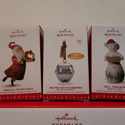 Lot 51: Assorted HALLMARK Christmas Ornaments 
