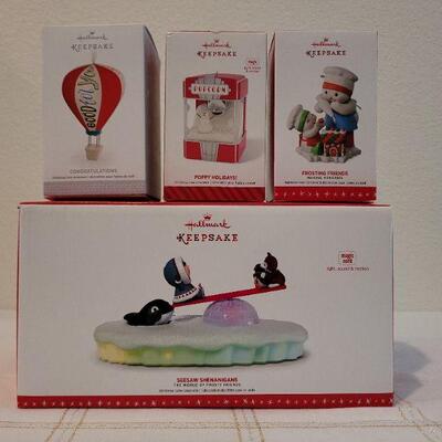 Lot 52: Assorted HALLMARK Ornaments
