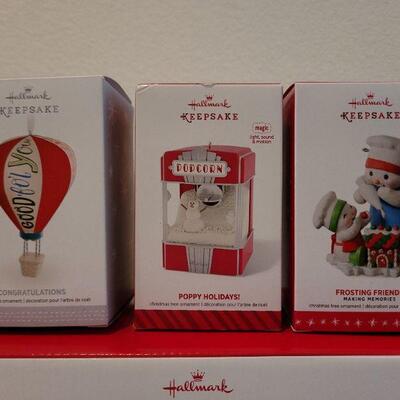 Lot 52: Assorted HALLMARK Ornaments