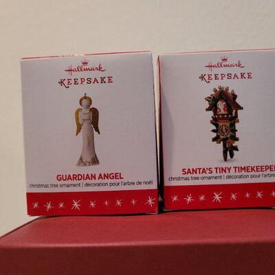 Lot 53: Assorted HALLMARK Ornaments 