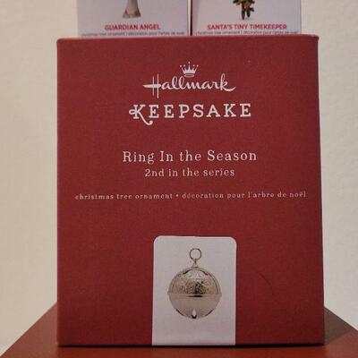 Lot 53: Assorted HALLMARK Ornaments 