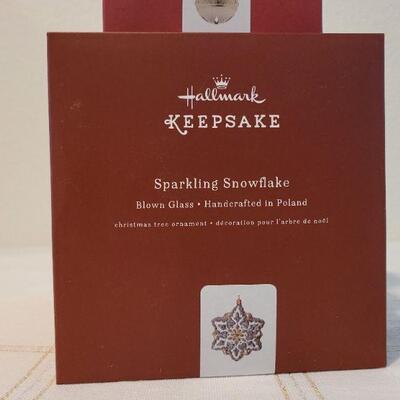 Lot 53: Assorted HALLMARK Ornaments 
