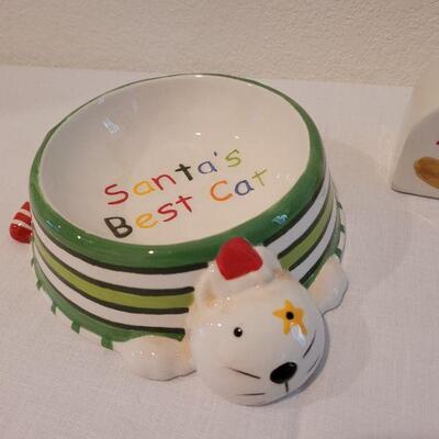 Lot 58: (2) New CHRISTMAS THEME Cat Water/Food Bowls