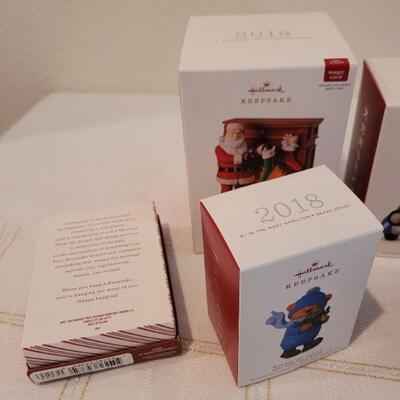 Lot 60: Assorted HALLMARK Ornaments 