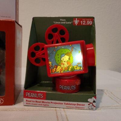 Lot 63: Assorted HALLMARK Ornaments 