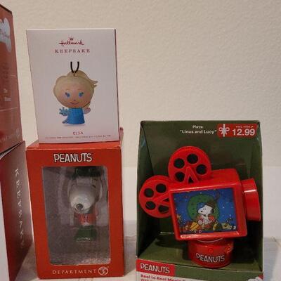 Lot 63: Assorted HALLMARK Ornaments 