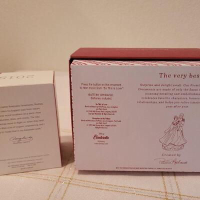 Lot 64: Assorted HALLMARK ORNAMENTS 