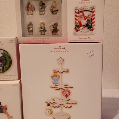 Lot 68: Assorted HALLMARK Ornaments 