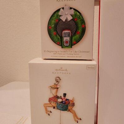 Lot 68: Assorted HALLMARK Ornaments 