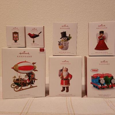 Lot 70: Assorted HALLMARK Ornaments 