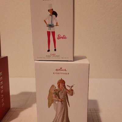 Lot 73: Assorted HALLMARK Ornaments 