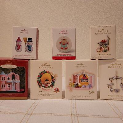 Lot 77: Assorted HALLMARK Christmas Ornaments