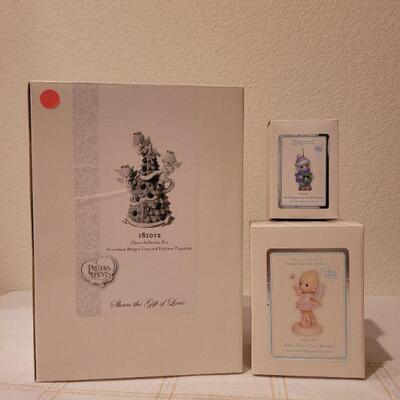Lot 80: Assorted PRECIOUS MOMENTS Christmas Deco