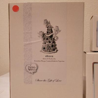 Lot 80: Assorted PRECIOUS MOMENTS Christmas Deco