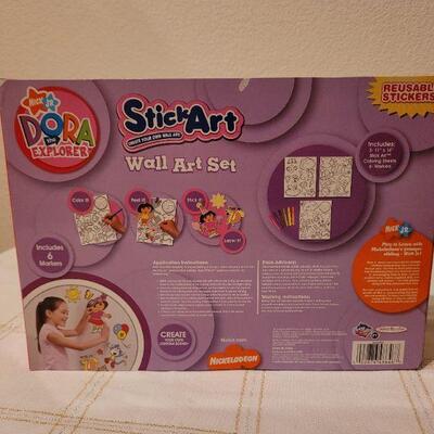 Lot 85: Assorted Children's Art Supplies NEW