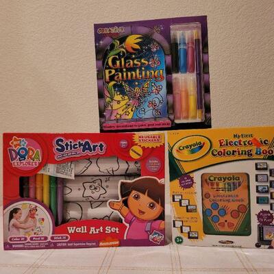 Lot 85: Assorted Children's Art Supplies NEW