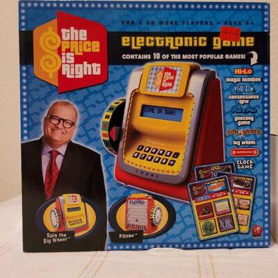 Lot 86: PRICE IS RIGHT Game NEW + HALLMARK 