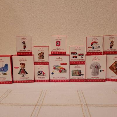 Lot 92: Assorted HALLMARK Christmas Ornaments 
