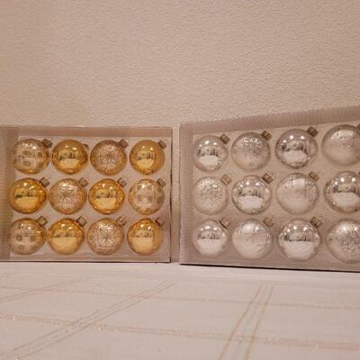 Lot 96: (24) NEW Martha Stewart Christmas Ornaments