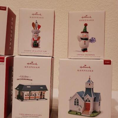 Lot 106: Assorted HALLMARK Christmas Ornaments 