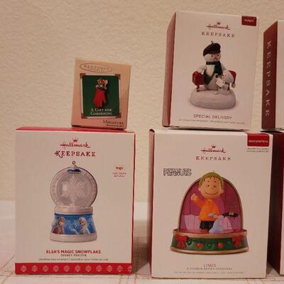 Lot 106: Assorted HALLMARK Christmas Ornaments 