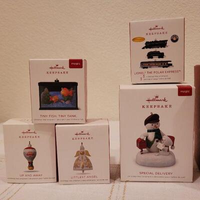 Lot 109: Assorted HALLMARK Christmas Ornaments 
